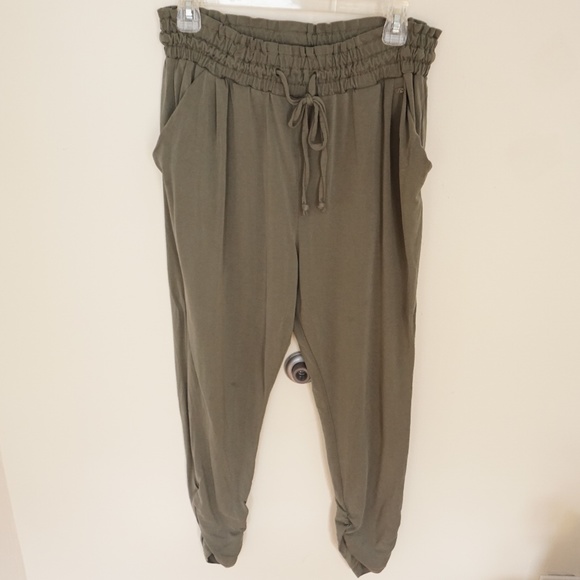 American Eagle Outfitters Pants - American Eagle Army Green Harem Joggers - SOFT
